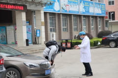 武汉患者出院鞠躬背后的故事