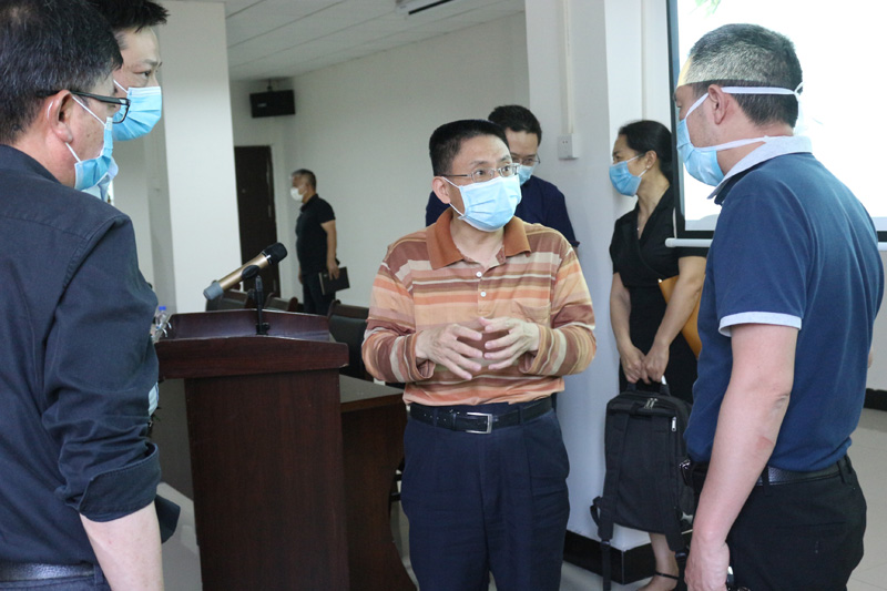 张芾主席等领导深入黄石市慰问一线干部职工