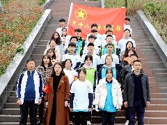 梵净山中学组织师生开展“学雷锋日”活动