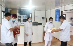 中铁阜阳医院工会开展“夏送清凉”活动