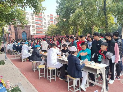 洛阳启明医院入校园完成1.4万学生体检